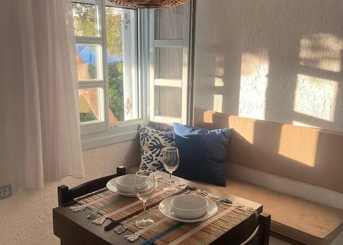 Traditional Dream Myconian אורנוס