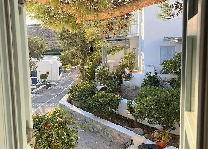 Traditional Dream Myconian אורנוס